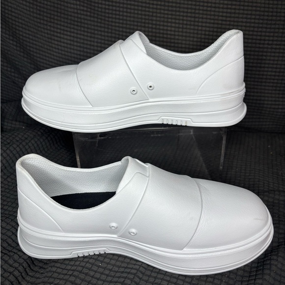 Elegant White Women's Slip-On Sneakers - Picture 2 of 7